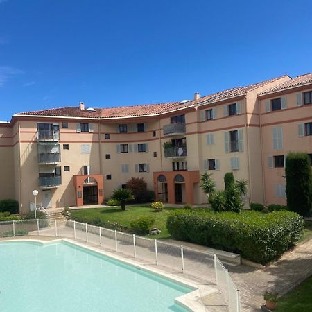 Residence Ste Croix Frejus Bagian luar foto