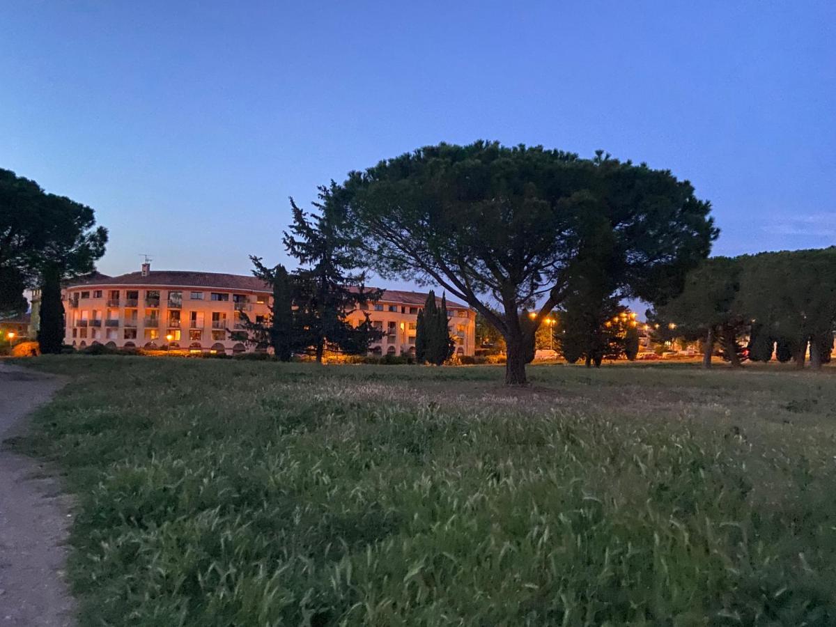 Residence Ste Croix Frejus Bagian luar foto
