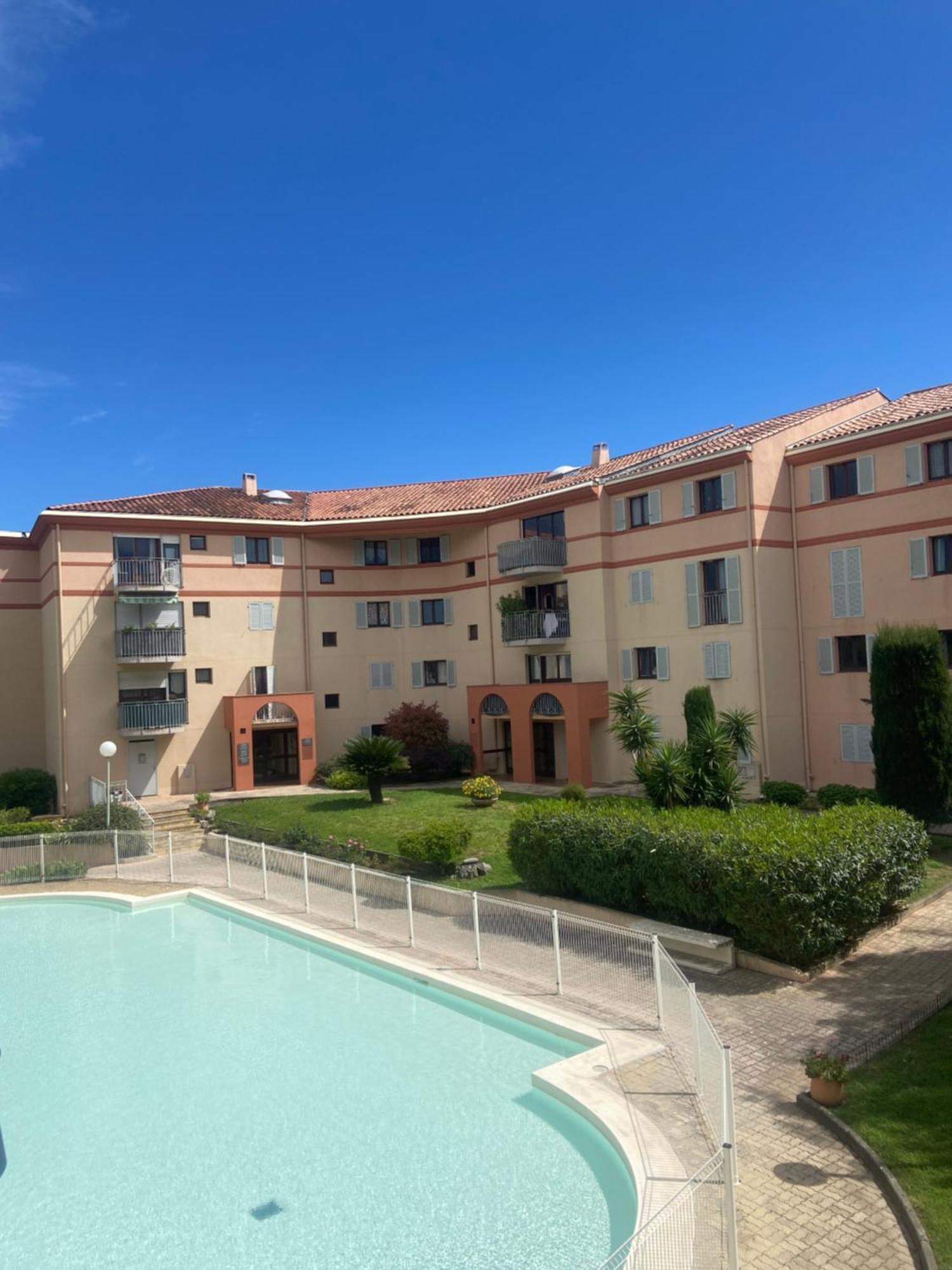 Residence Ste Croix Frejus Bagian luar foto